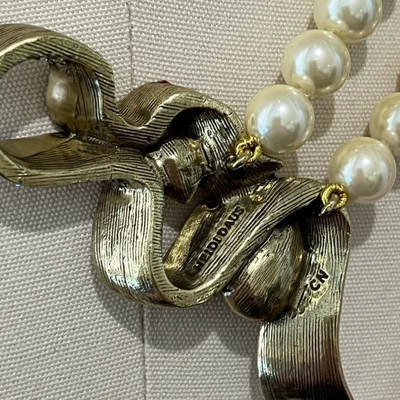 Heidi Daus 🆕 “Sweeter Than Candy”Swarovski Crystals Necklace & cream beads